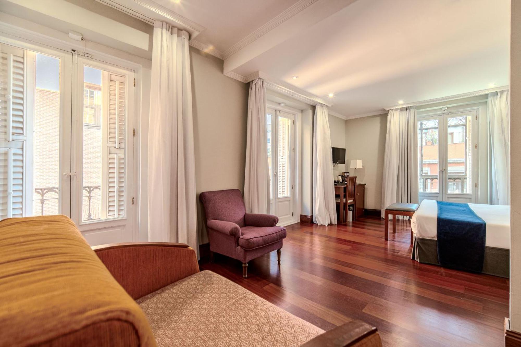 Camera Matrimoniale/Doppia con Letti Singoli con Letto Supplementare