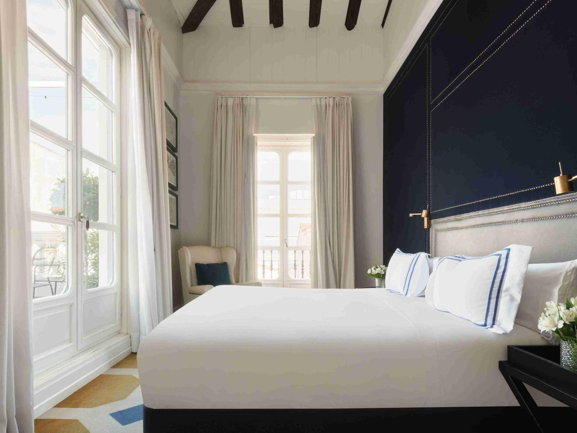 Blue Suite,1658775156:JPEG