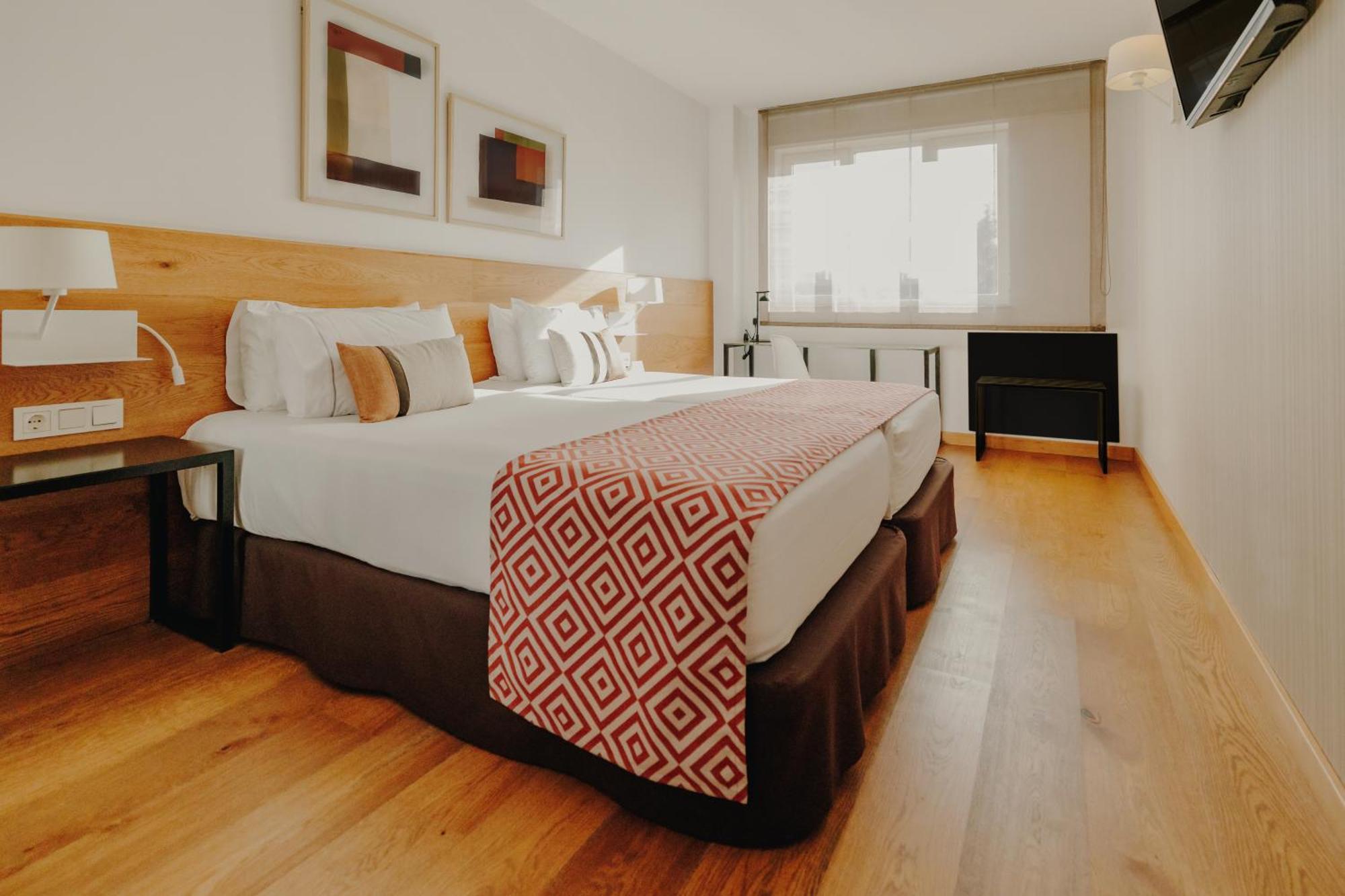 Double or Twin Room,1746819649:JPEG