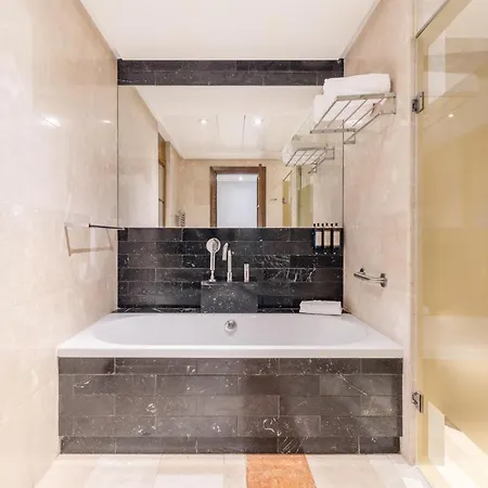 Eurostars Suites Mirasierra-3